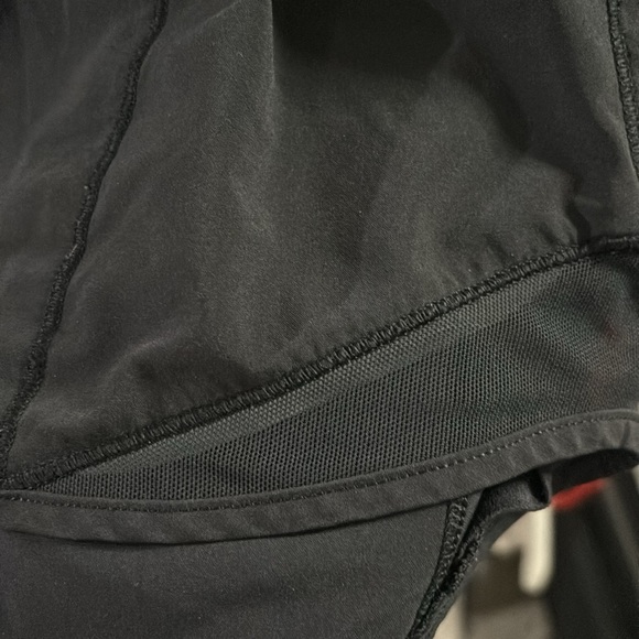 ❌SOLD❌ Lululemon black running shorts with reflective strip - Picture 5 of 7